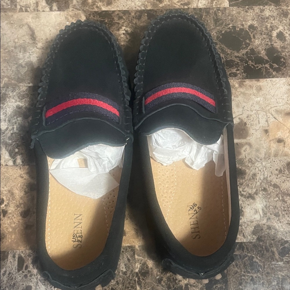 SHenNi Kids Black Moccasins with Red Stripe